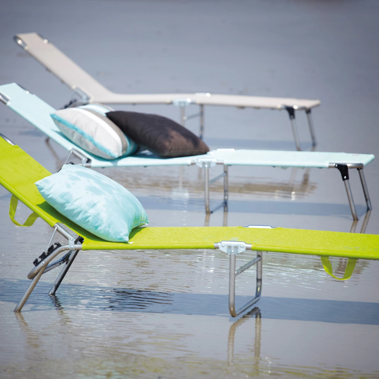 Dreibeinliege Fiam Amigo Farbe Weiß – Bild 2