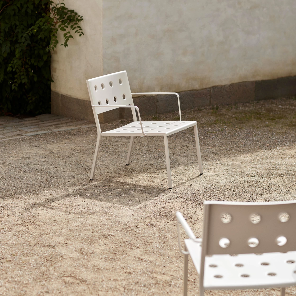 Stuhl Balcony Lounge Chair Mit Armlehne Farbe Desert Green Von HAY – Bild 3